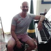 Clases de piano a domicilio para todos, en Inglés, Francés o Castellano